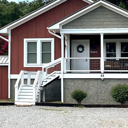 The Farmhouse At Wolfehaven Villa Asheville Exterior photo